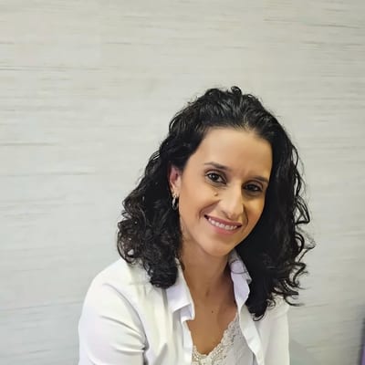 Rosto da professora Camila Nascimento